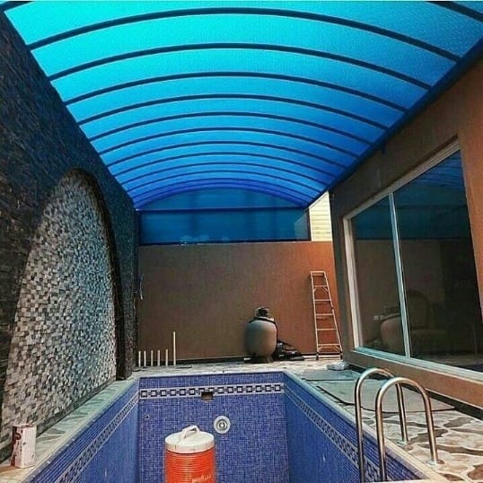 مظلات مسابح في المزرعه